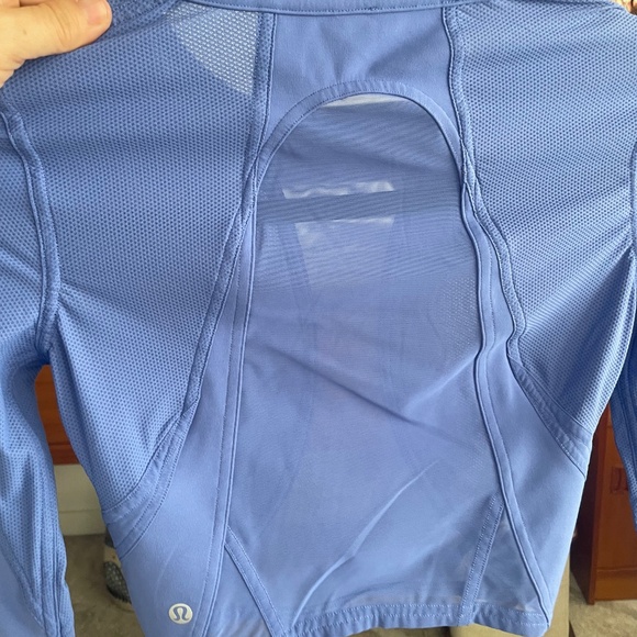 Lululemon Mesh Panelled Training Long Sleeve Shirt - Picture 2 of 3